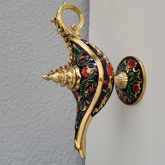 Travel Souvenirs and Home Decorations - Picture 4 of 11